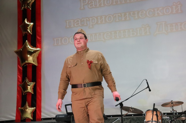  Более 100 исполнителей приняли участие в первом районном конкурсе патриотической песни 